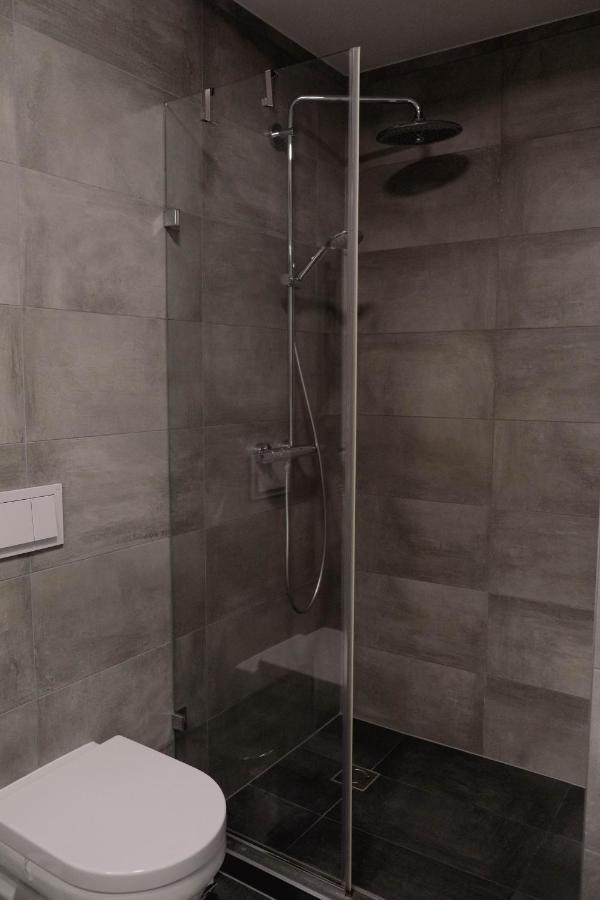 Cosy 1 Bedroom Apartment In The Heart Of Old Town With Parking Kaunas Exterior foto